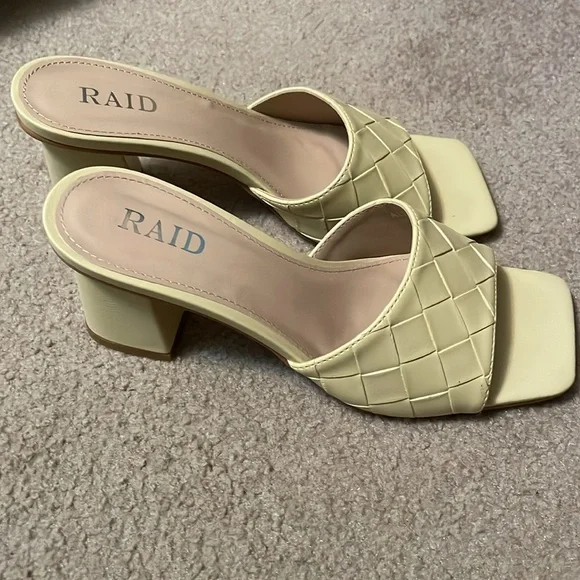 RAID | Albie | Woven | Slip-On | Block Heel |Sandals | Pastel Yellow | Size 38 - Picture 4 of 11